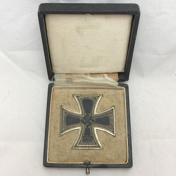 WWII/WW2 German/Germany LDO Army Combat Badge presentation case or box 