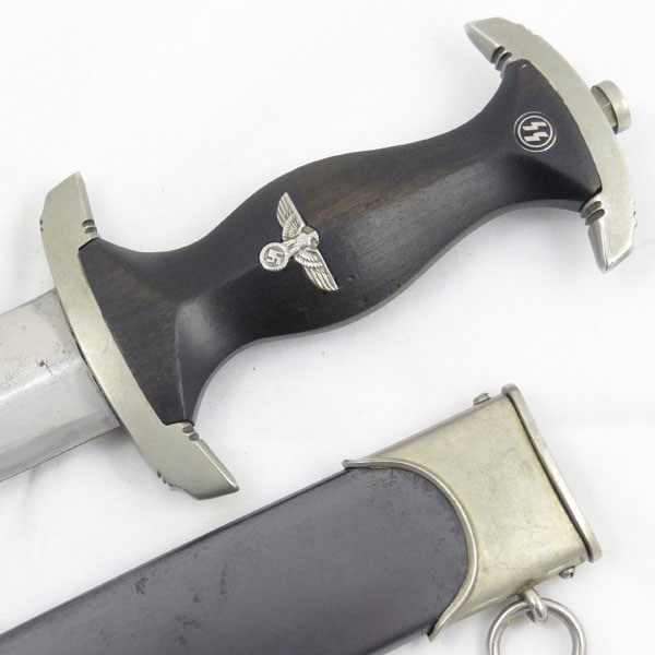 https://ibuyworldwar2.com/wp-content/uploads/ss-dagger-eickhorn-ground-rohm-3.jpg